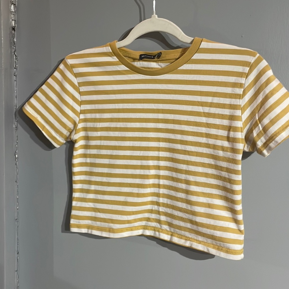 Cute crop top!